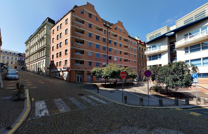 Budova ambulance neurologie kliniky Movela